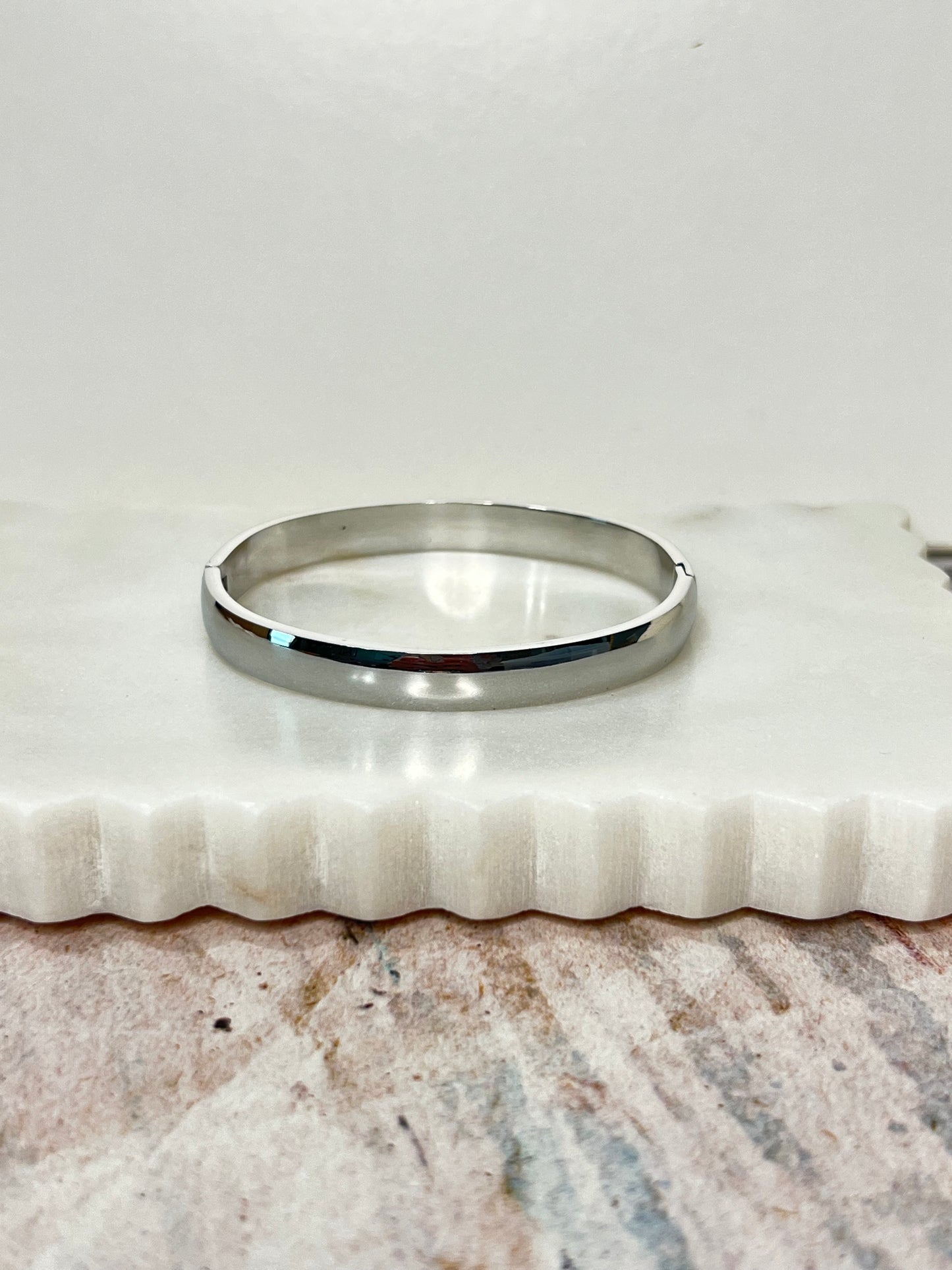 Minimalistic Bangle