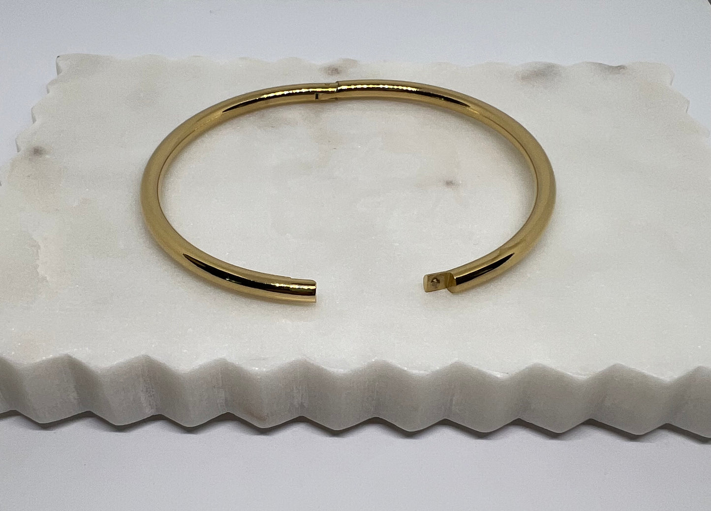 Smooth Slim Bangle