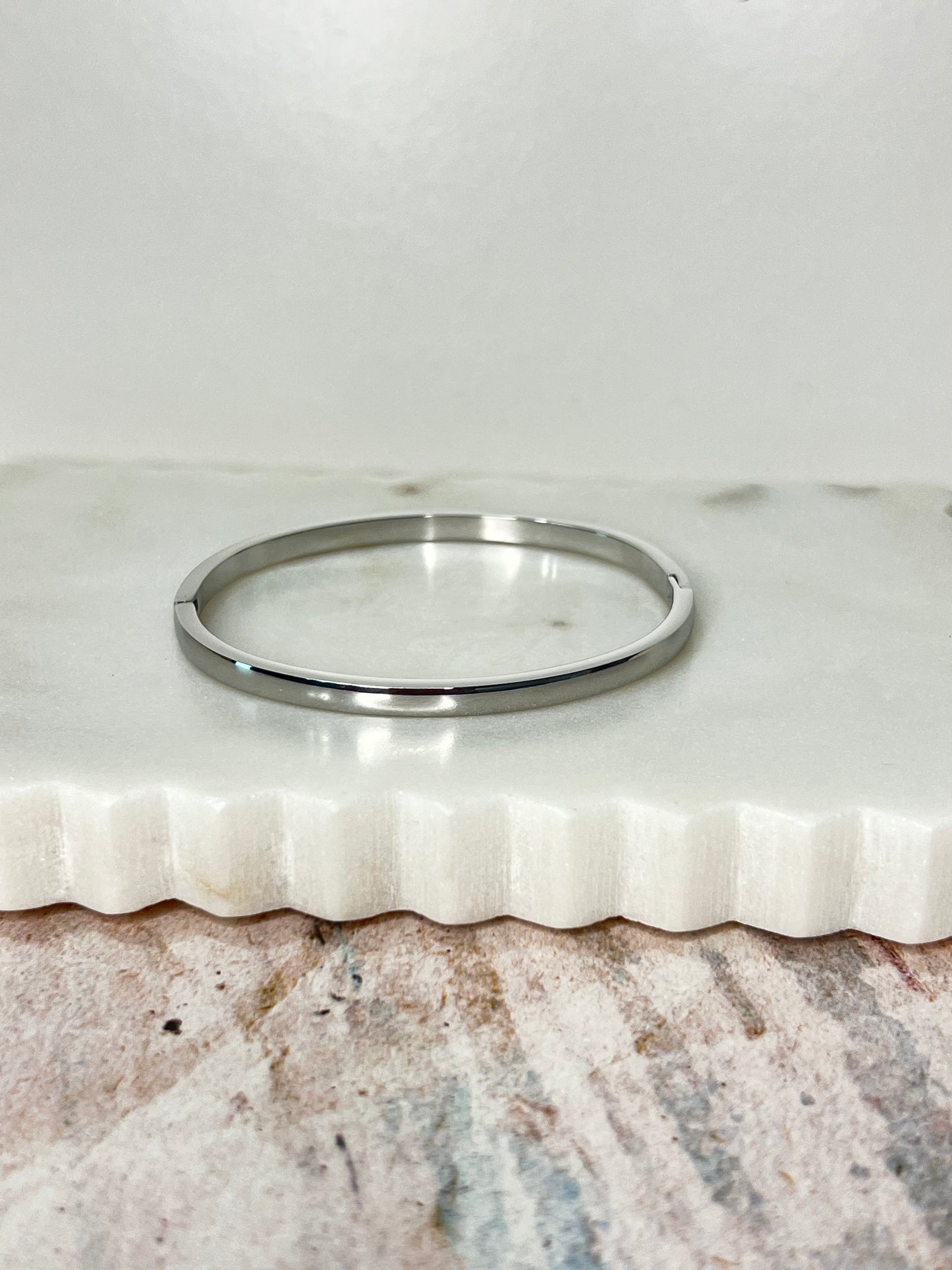 Minimalistic Bangle